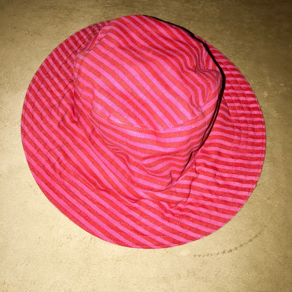 So cute . Roxy surfer beach hat - Picture 2 of 5